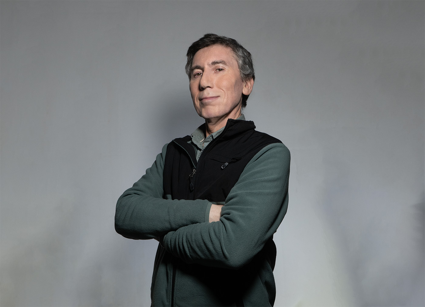 Foto del profesor Alejandro Mellado de pie